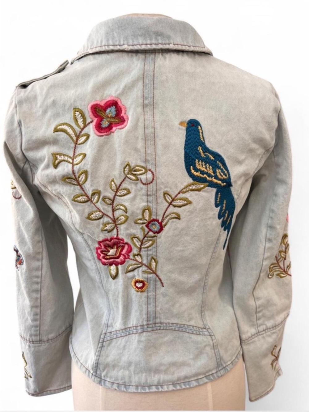 Candie’s Embroidered Denim Moto Jacket Light Wash Floral Bird Size M